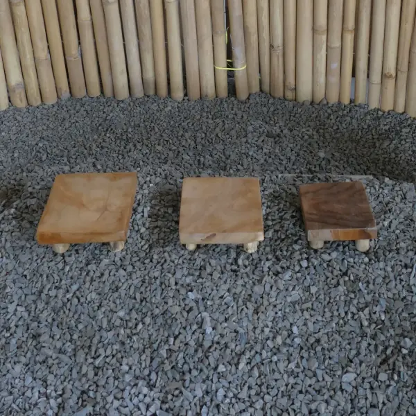 Product image 7 of the product “Low Stool made from teak root wood, Set of 3. Sizes: L: 20x20x7cm H. M:18x18x7cm H. S: 15x15x7cm H. ”